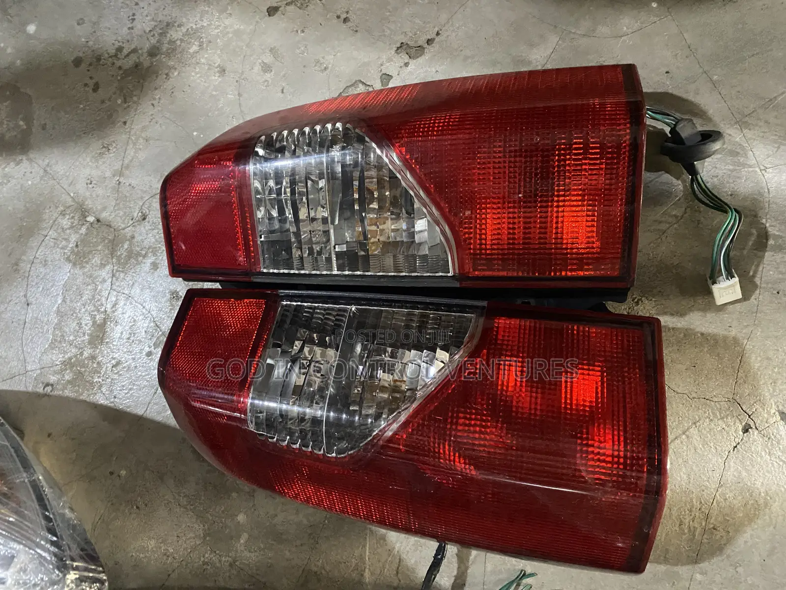 Nissan X-Terra 2002 Tail Light