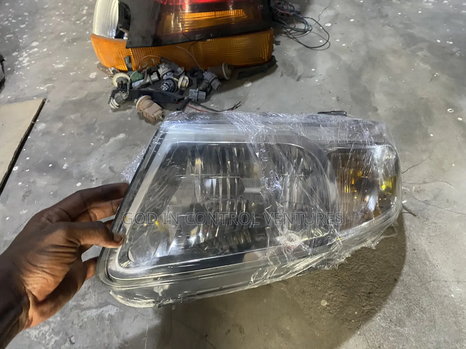 Mazda Tribute 2009 Headlight Pair
