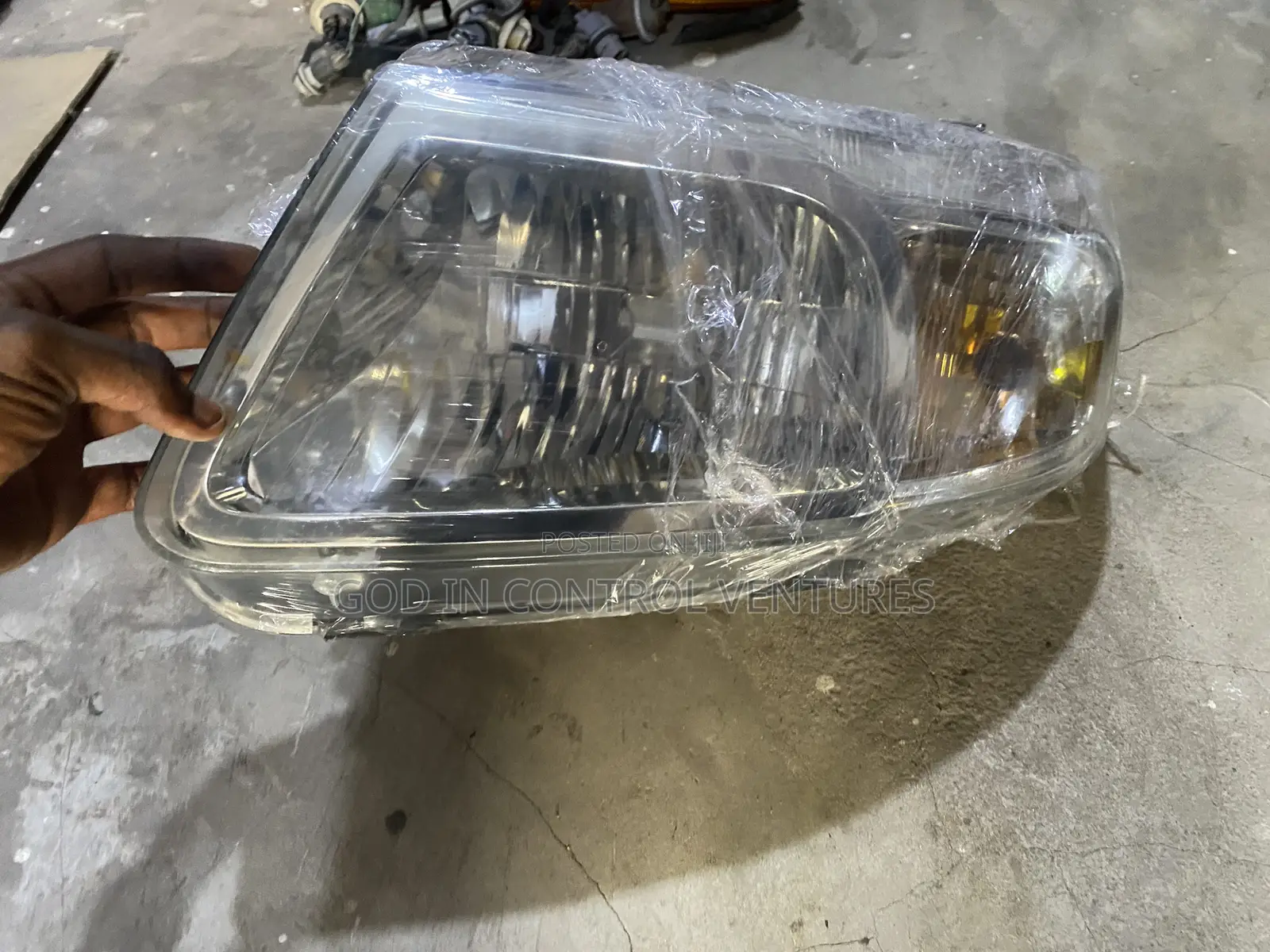 Mazda Tribute 2009 Headlight Pair
