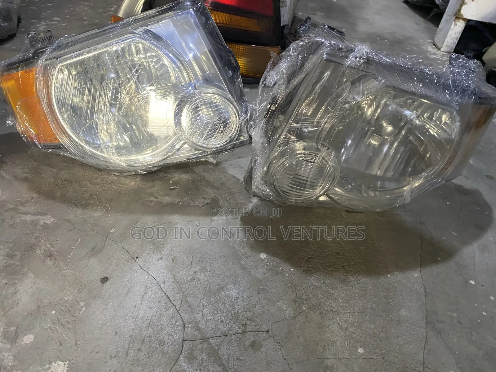 Ford Escape 2008 Headlight Pair
