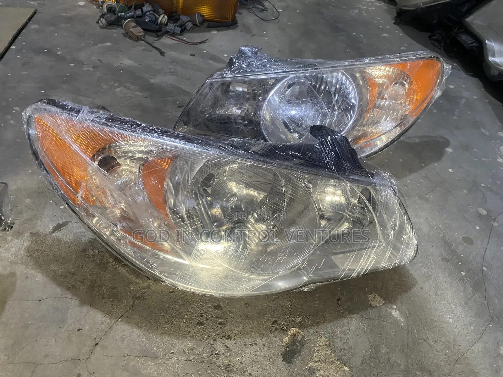 Hyundai Elantra 08 Headlight Pair