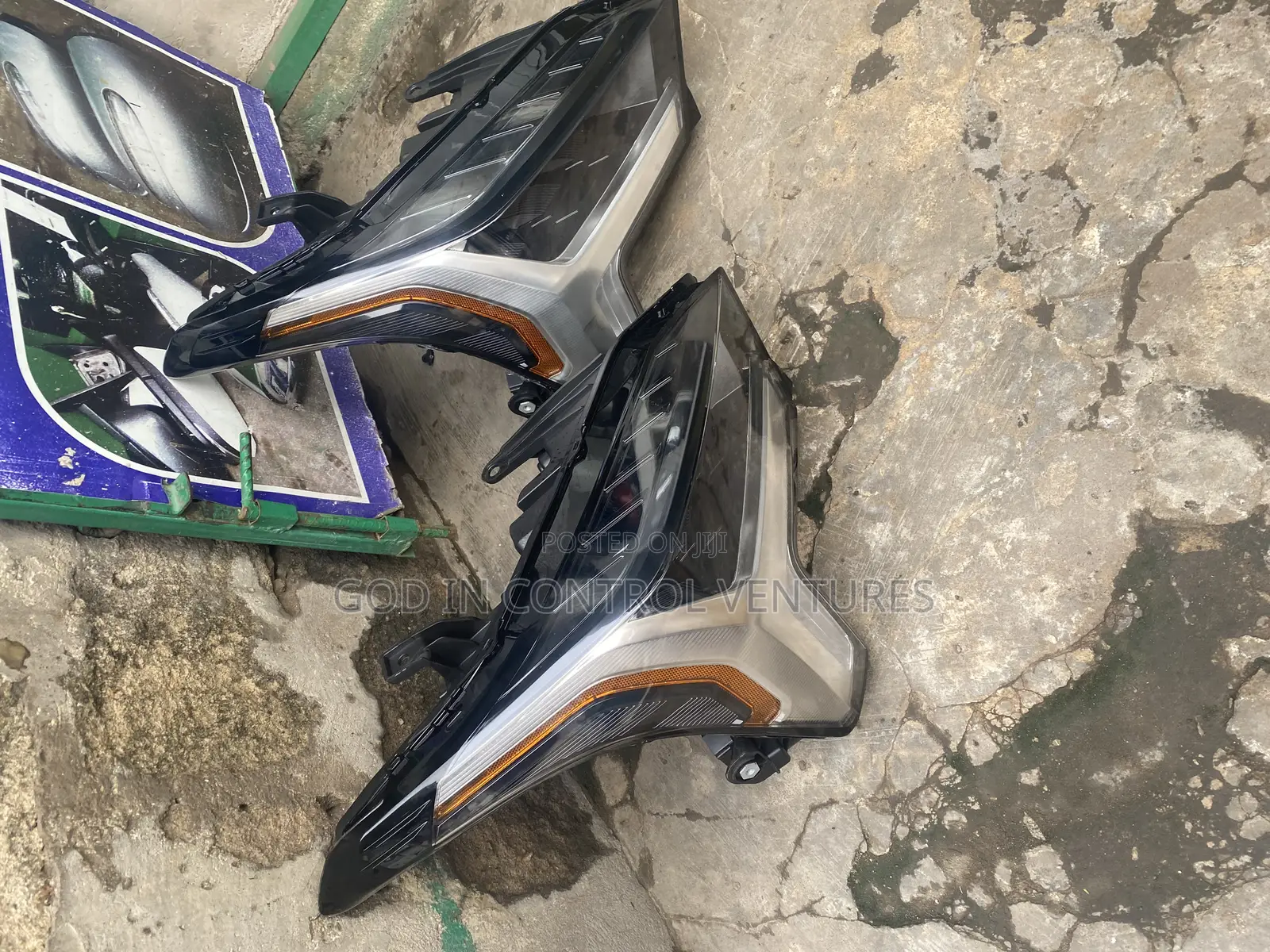 Toyota Tundra 2024 Headlight
