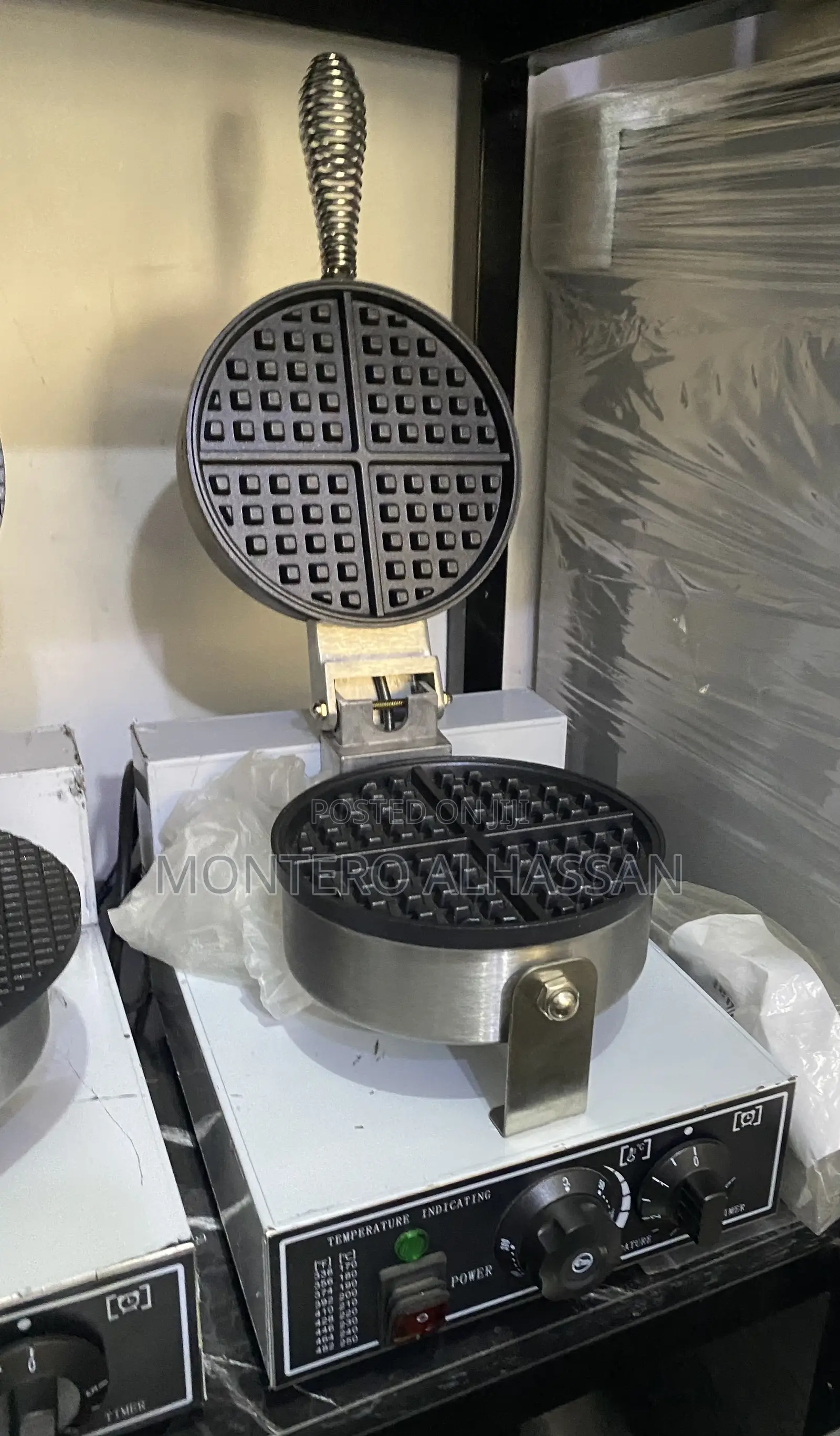 Waffle Maker Machine