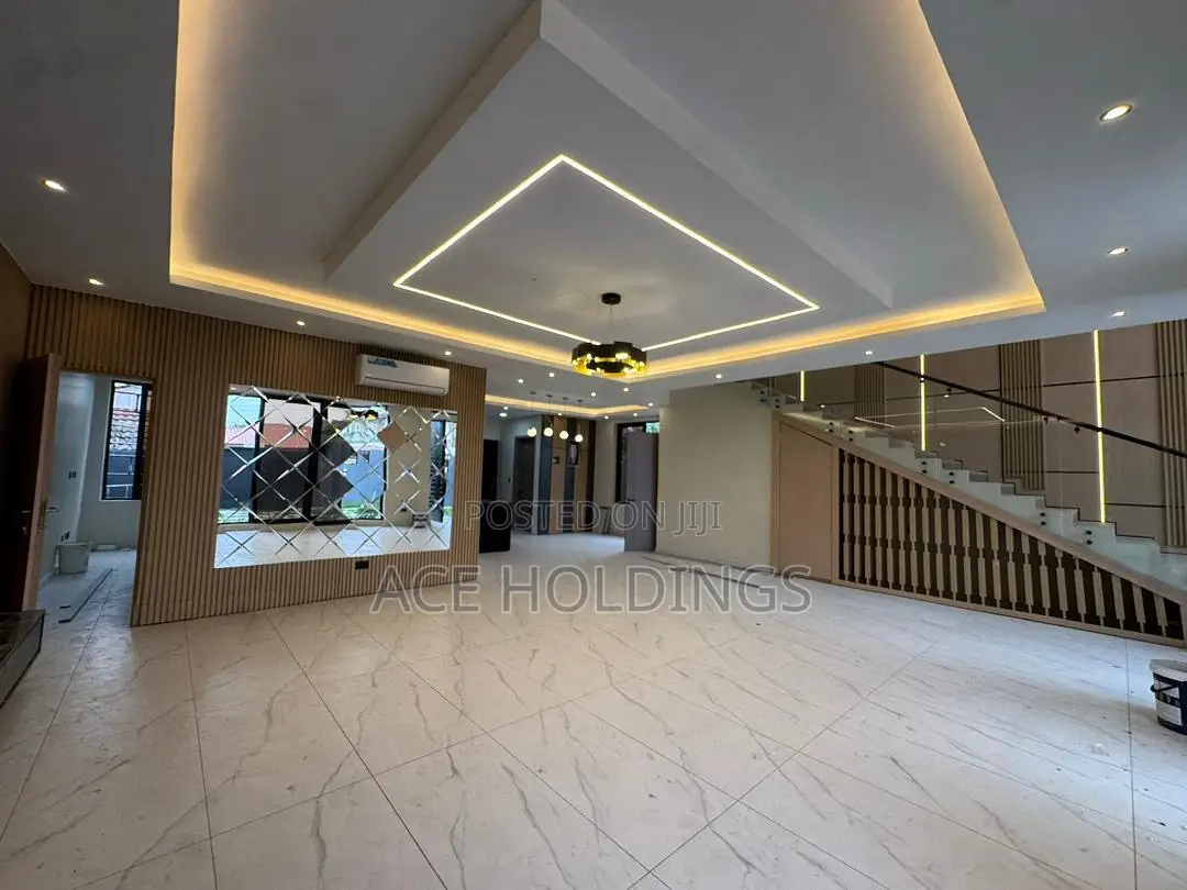 4bdrm Mansion in East Legon for sale