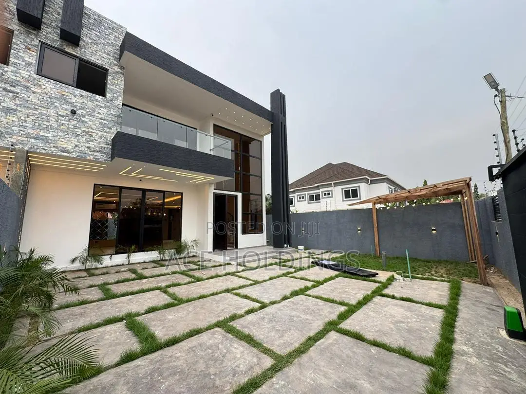 4bdrm Mansion in East Legon for sale