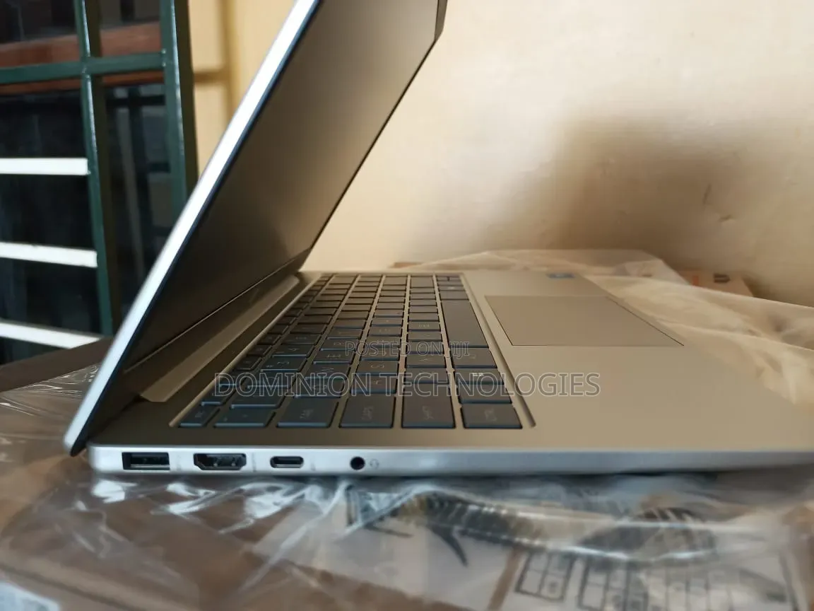 New Laptop HP 8GB Intel SSD 512GB