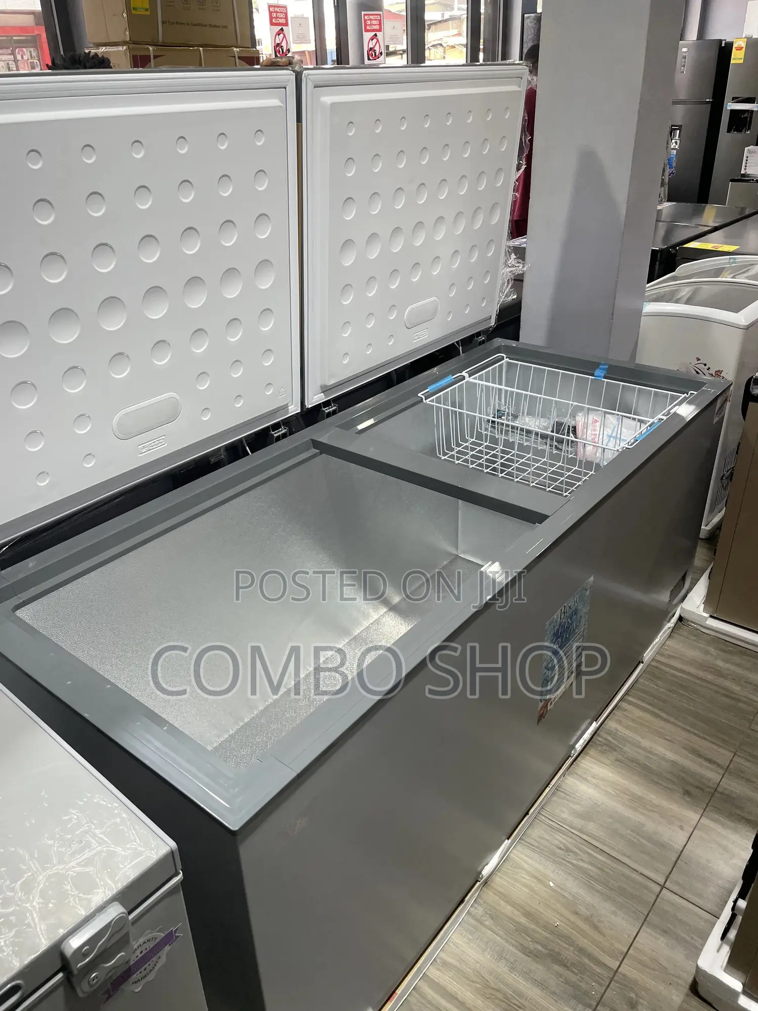 Roch Chest Freezer 708l