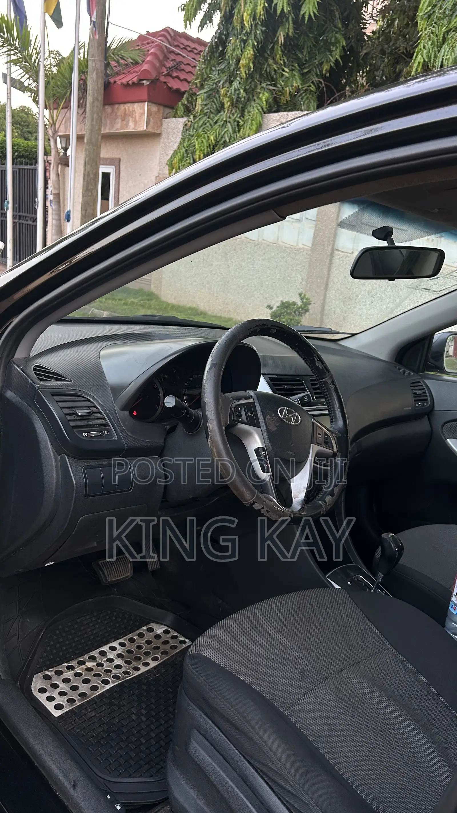 Hyundai Accent SE 2011 Black