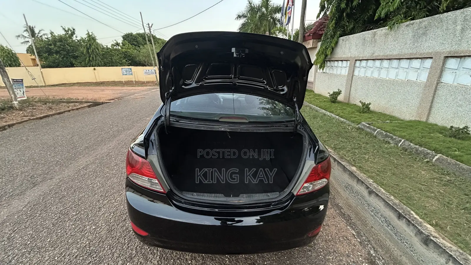 Hyundai Accent SE 2011 Black
