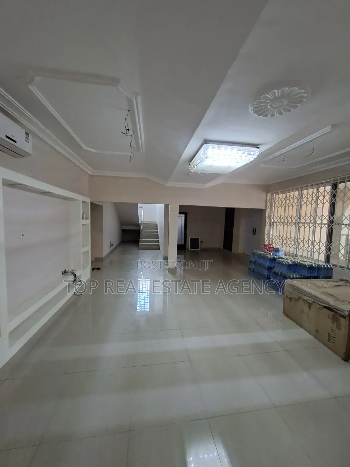 5bdrm Duplex in Broadcasting, West Hills Mall Area for rent