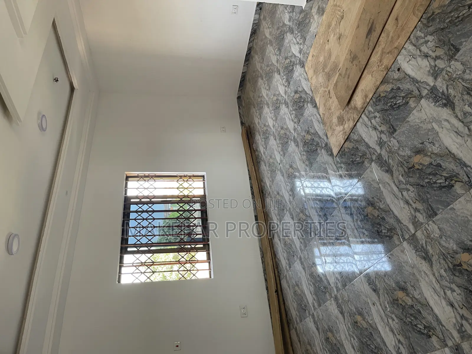 2bdrm Apartment in Lake Side Estate for rent