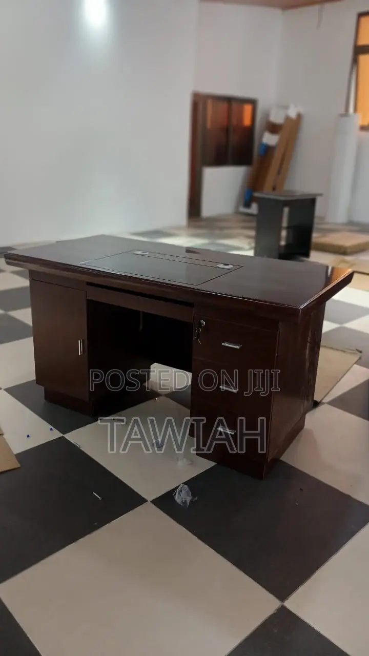 1.4 Mm Office Desk