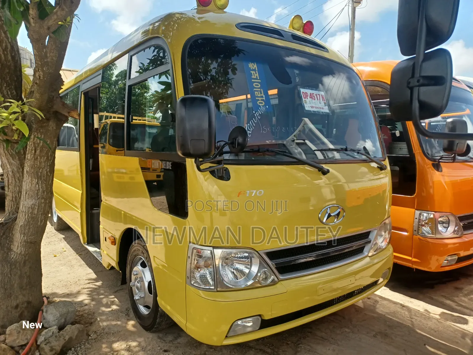 Hyundai County 2015 Yellow