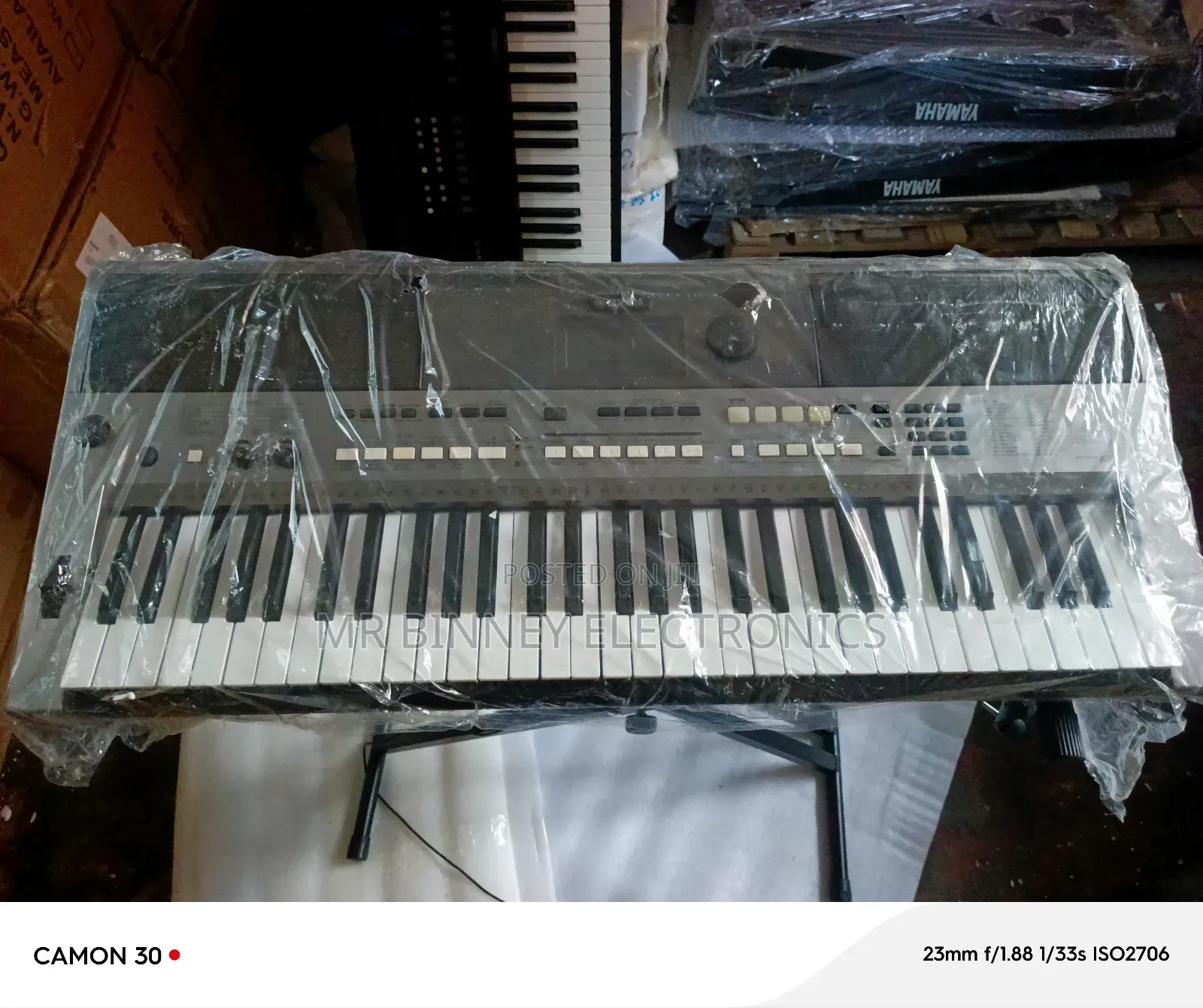 Yamaha PSR E443