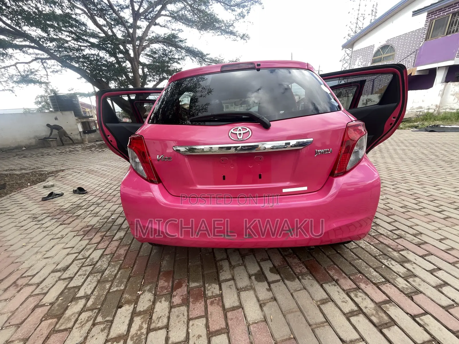 Toyota Vitz 2012 Red
