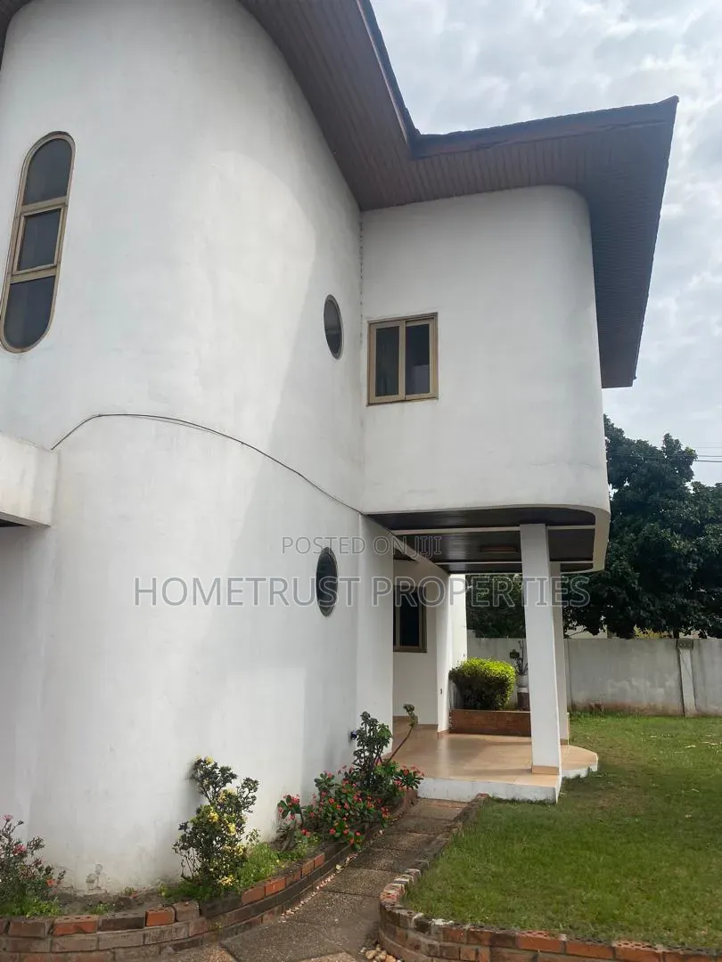 5bdrm House in Achimota Cfc for sale