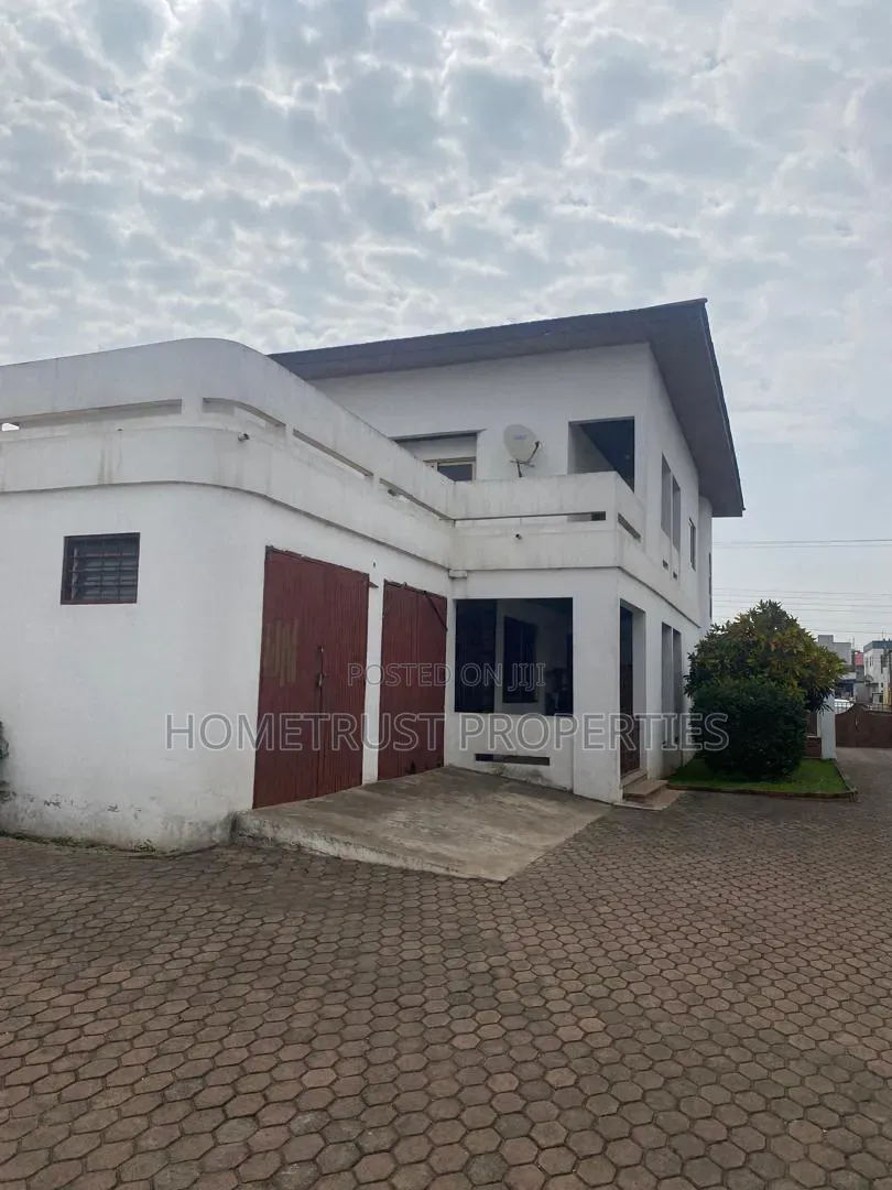 5bdrm House in Achimota Cfc for sale
