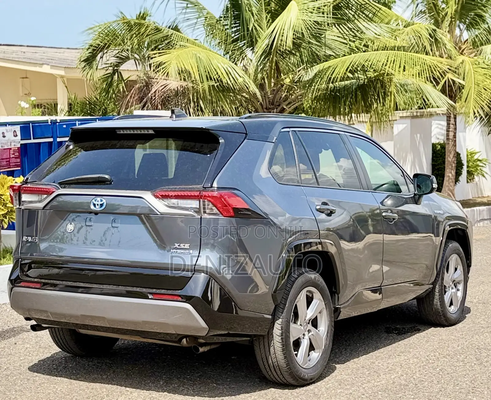 Toyota RAV4 XSE 2019 Gray