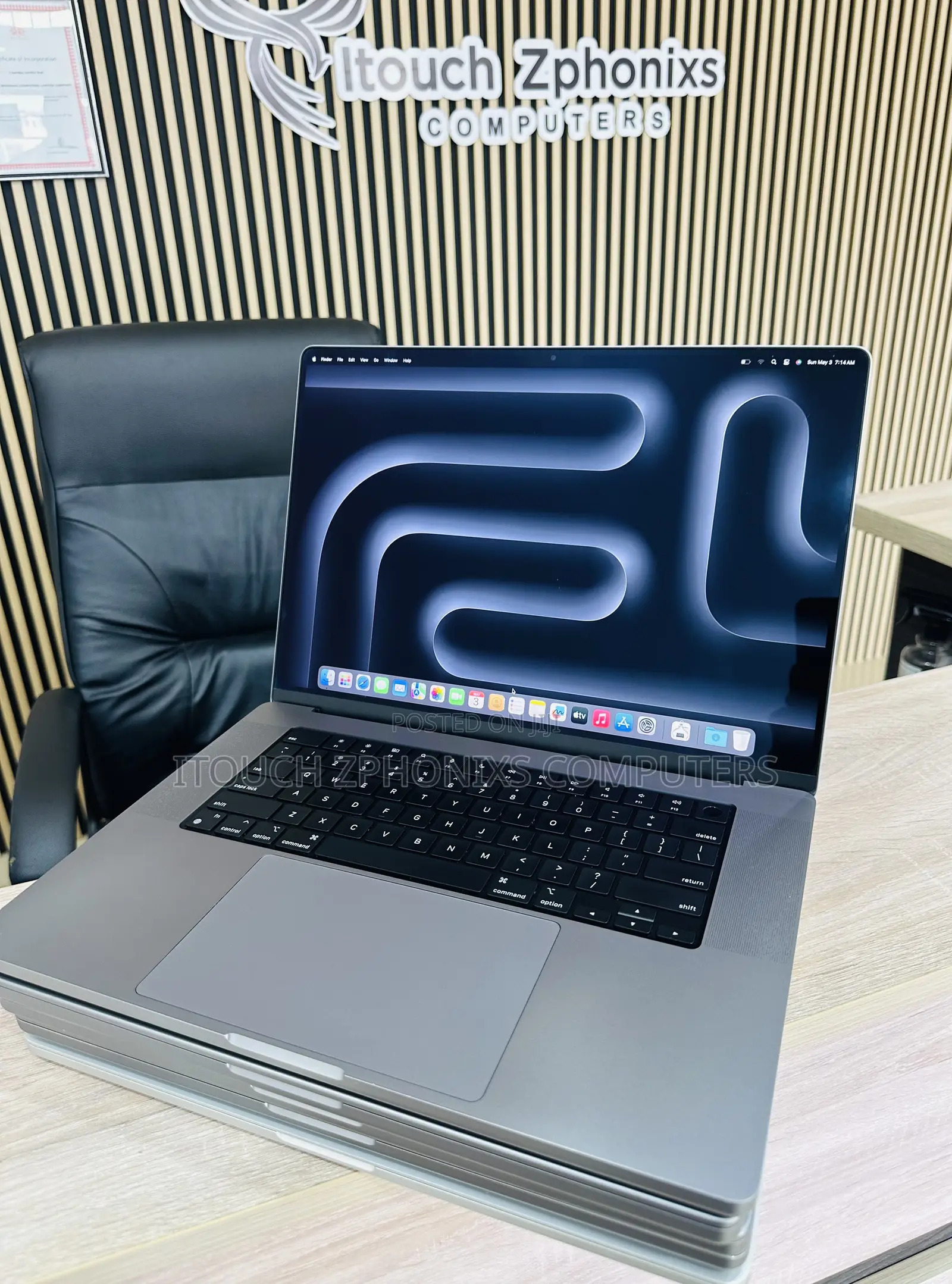 Laptop Apple MacBook Pro 2021 M1 16GB Apple M1 Pro SSD 1T