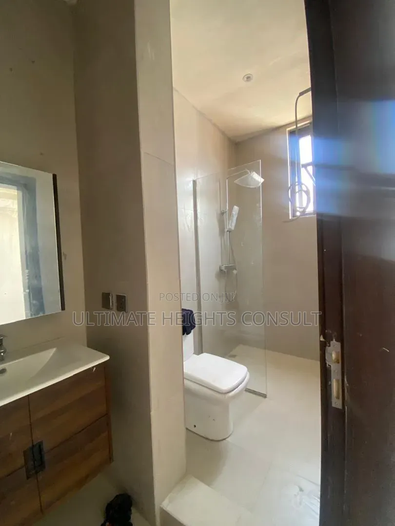 4bdrm House in Spintex Community 18, Melcom for sale