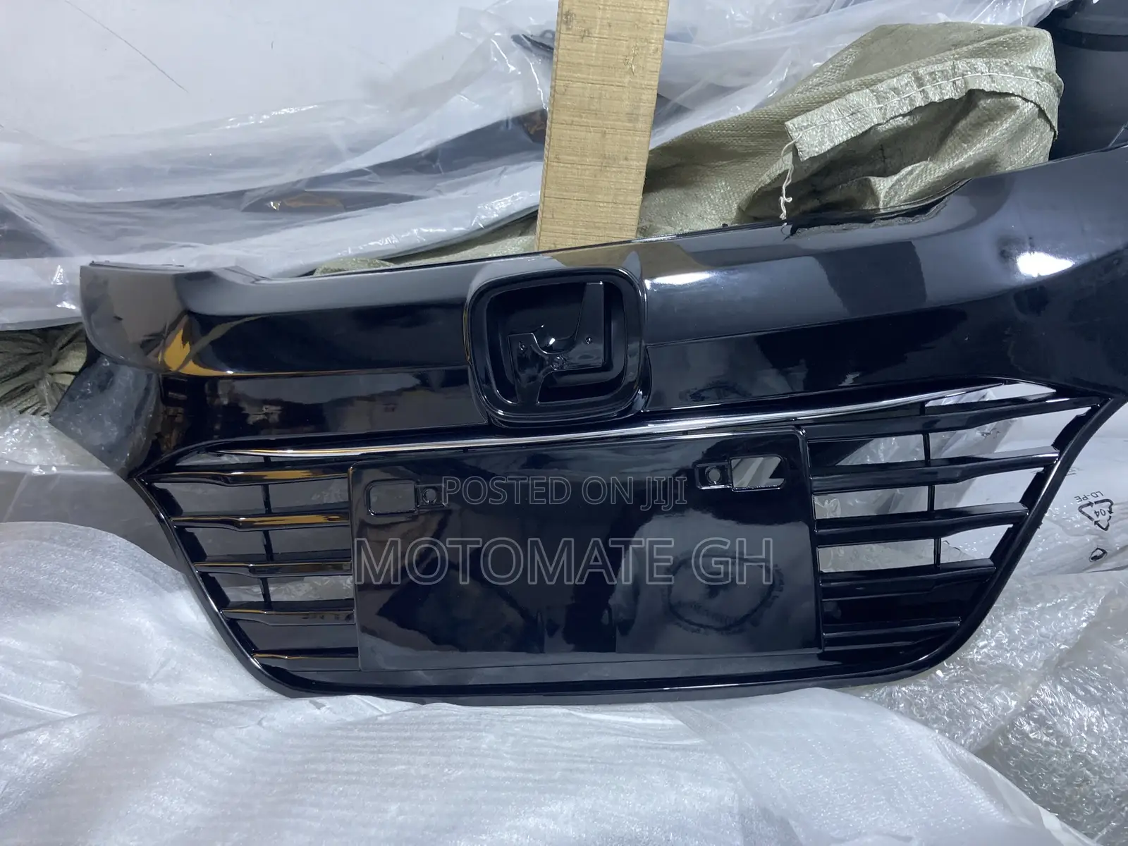 Honda HRV 2015,2016,2017,2018 Front Bumper Grill