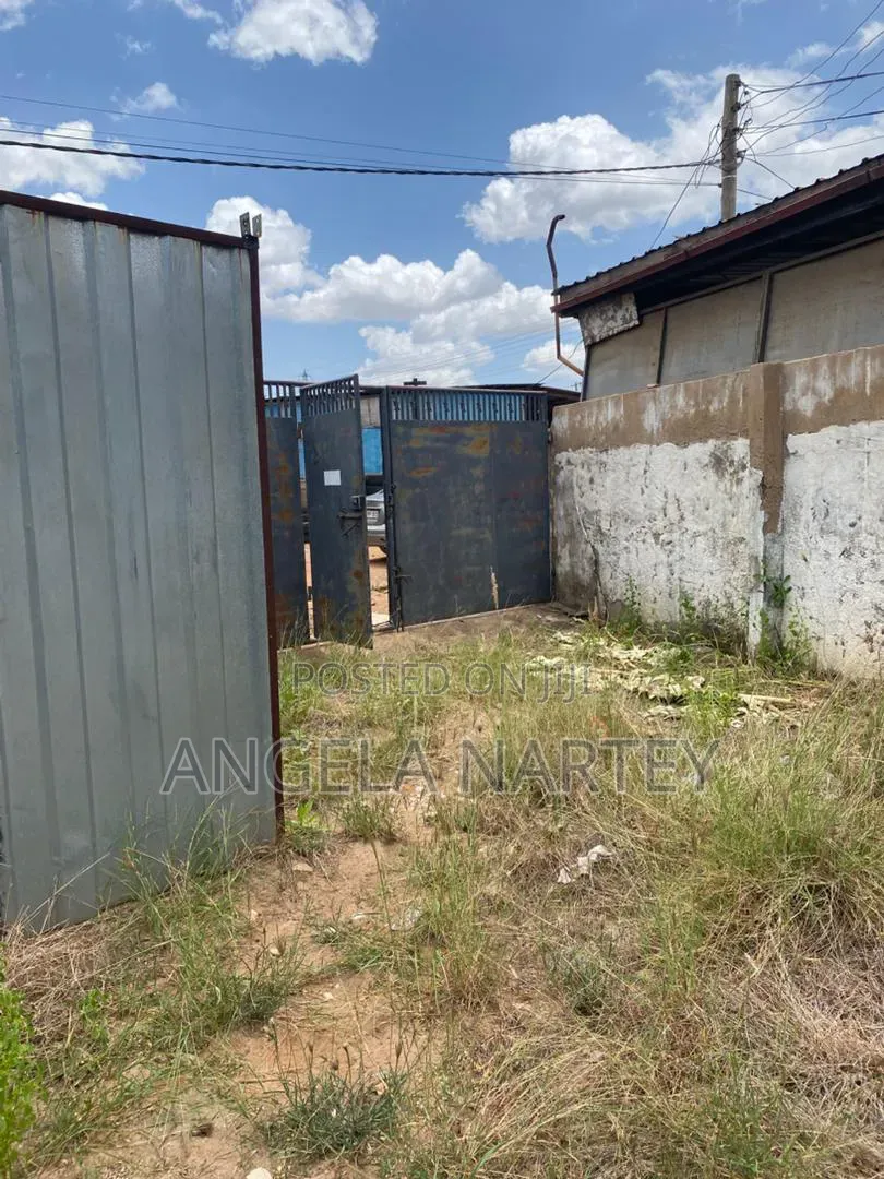 70/100 Feet Land for Sale at East Legon