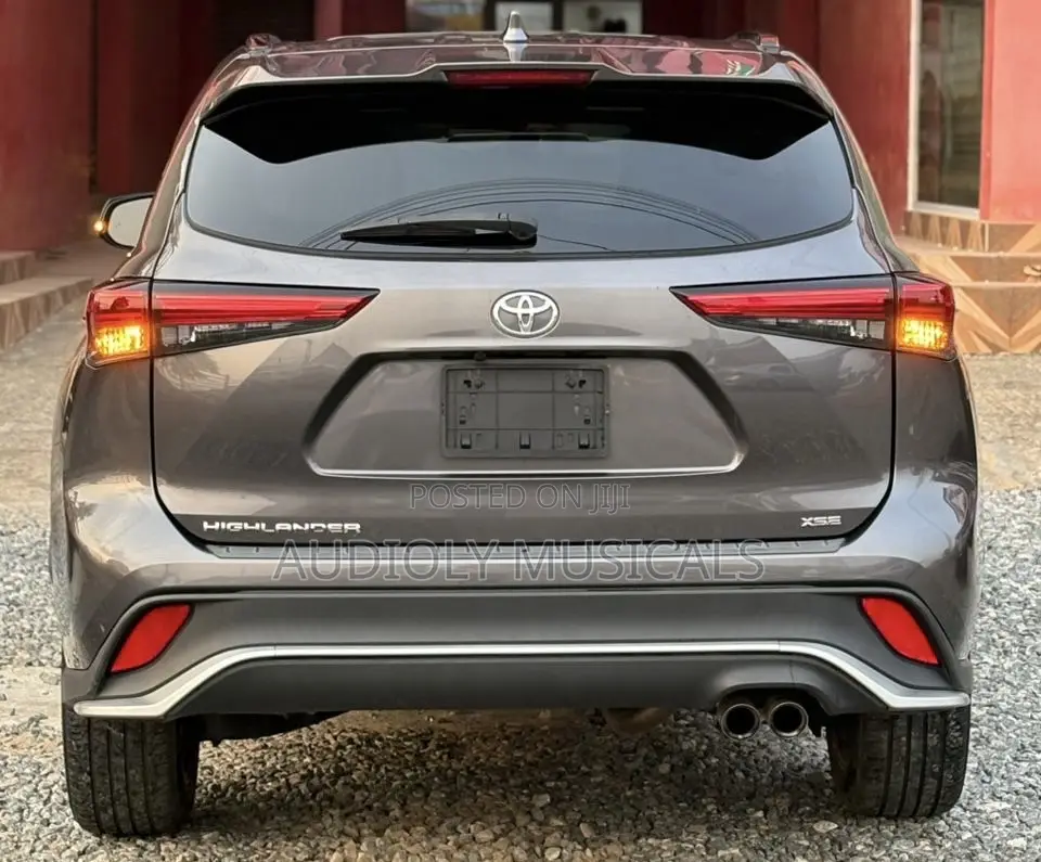 Toyota Highlander XSE 2022 Black