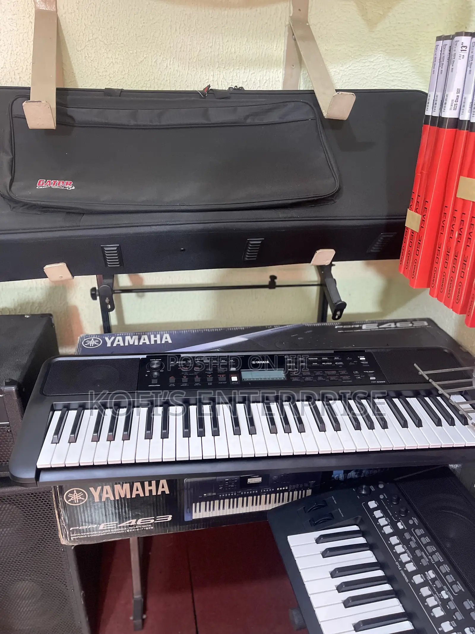 Yamaha PSR E383