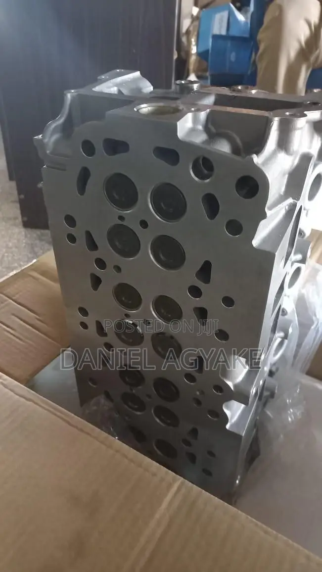 Nissan Navara Engine Head