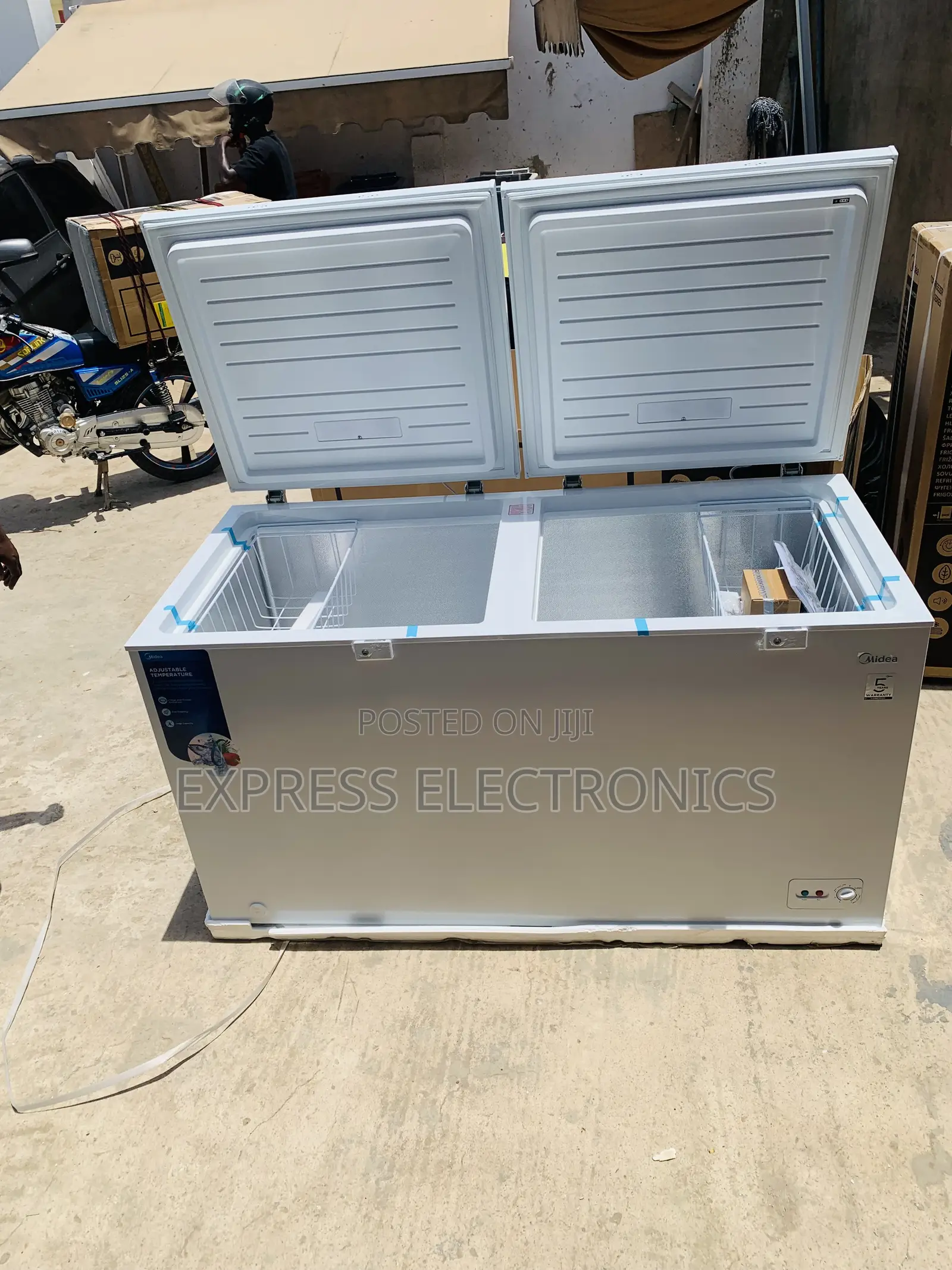 Ultra Modern Chest Freezer Double Door 508l Midea