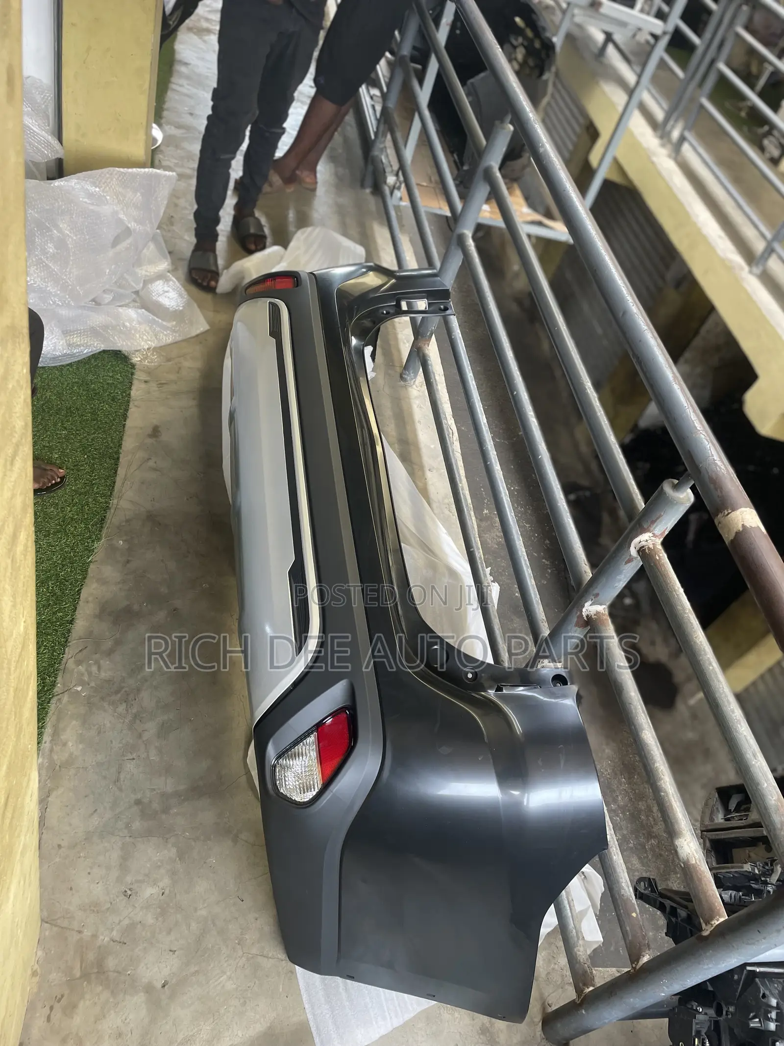 Mitsubishi Outlander 2016-2017-2018-2019-2020 Back Bumper Complete