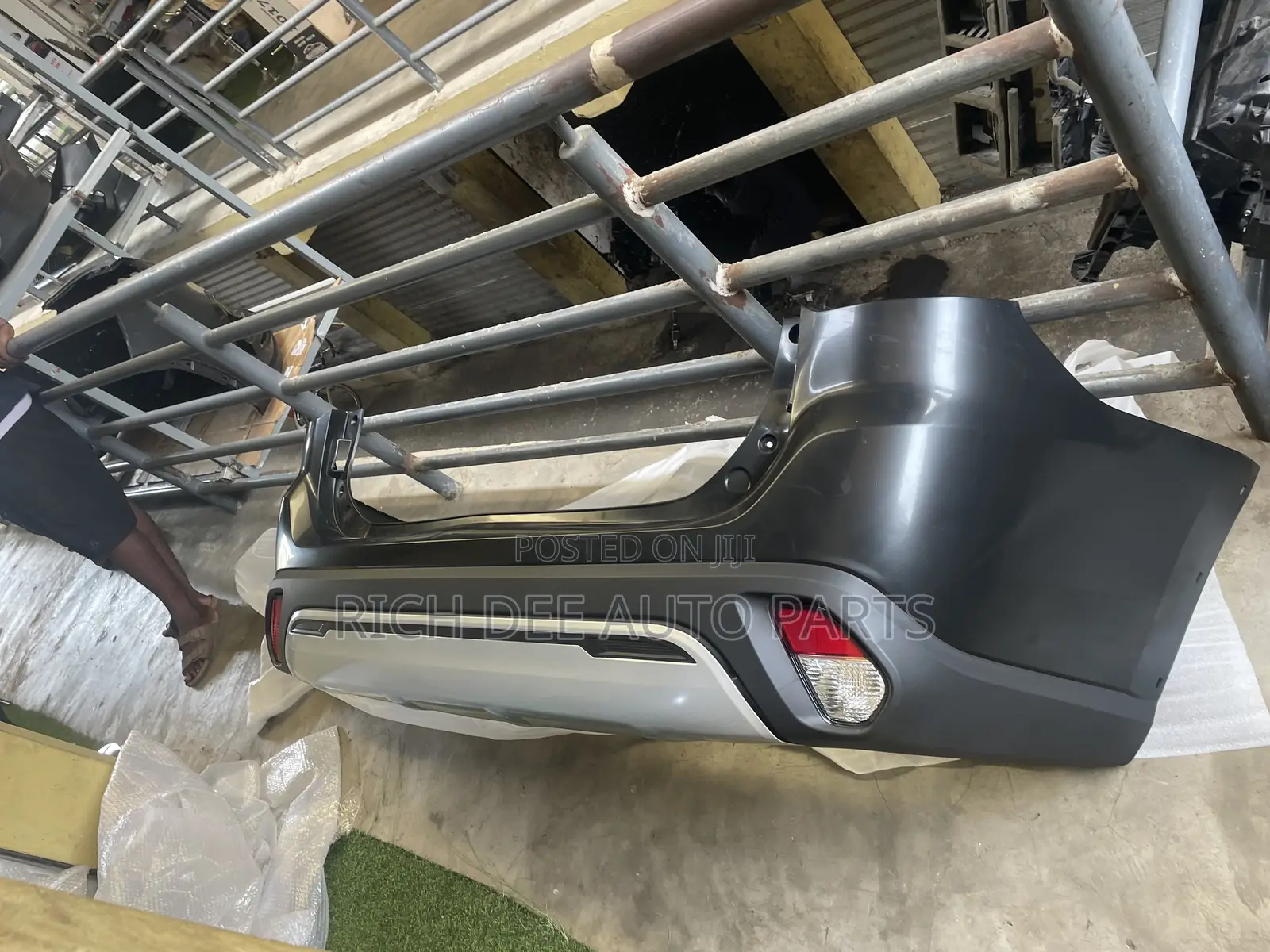 Mitsubishi Outlander 2016-2017-2018-2019-2020 Back Bumper Complete