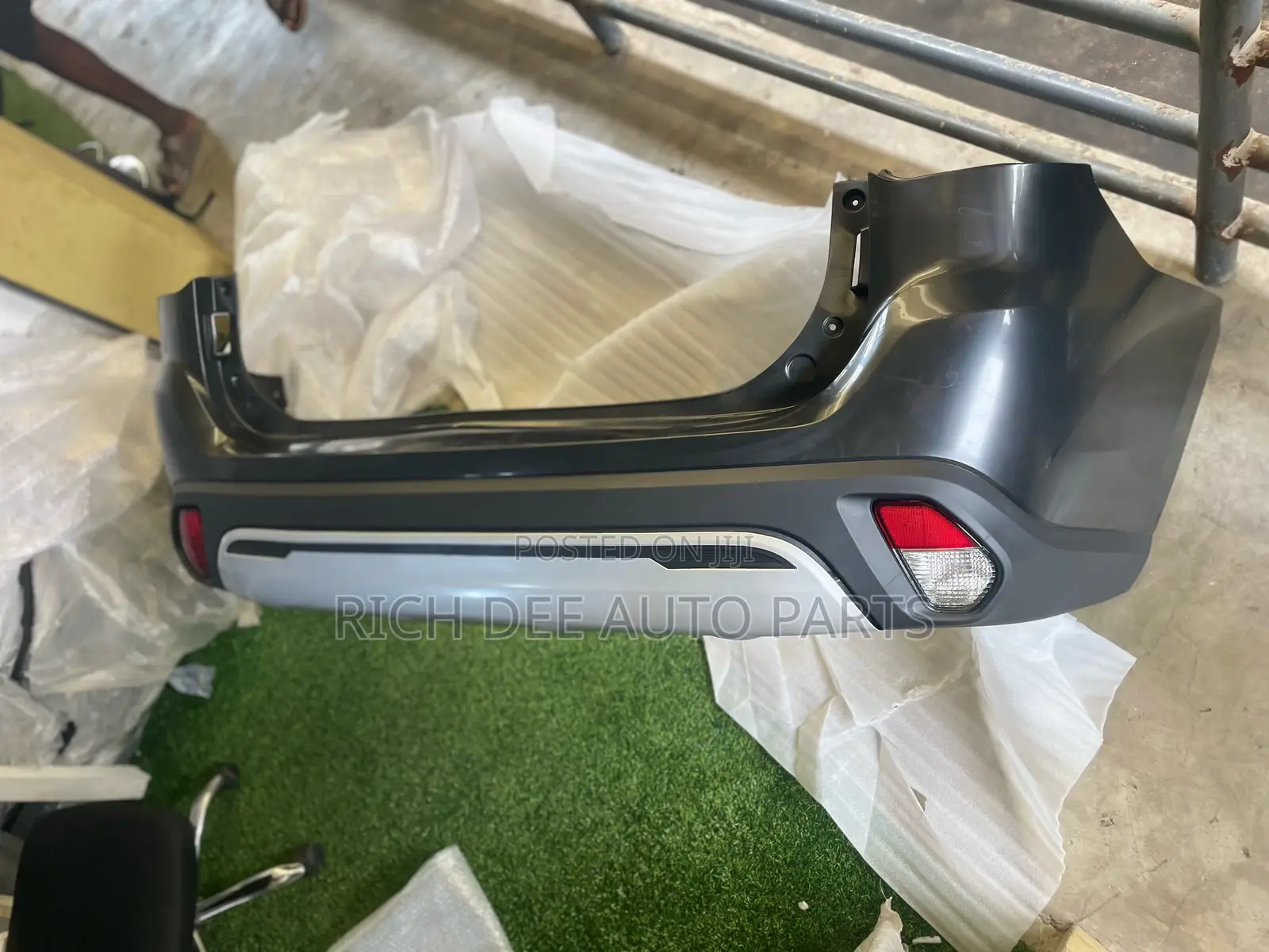 Mitsubishi Outlander 2016-2017-2018-2019-2020 Back Bumper Complete