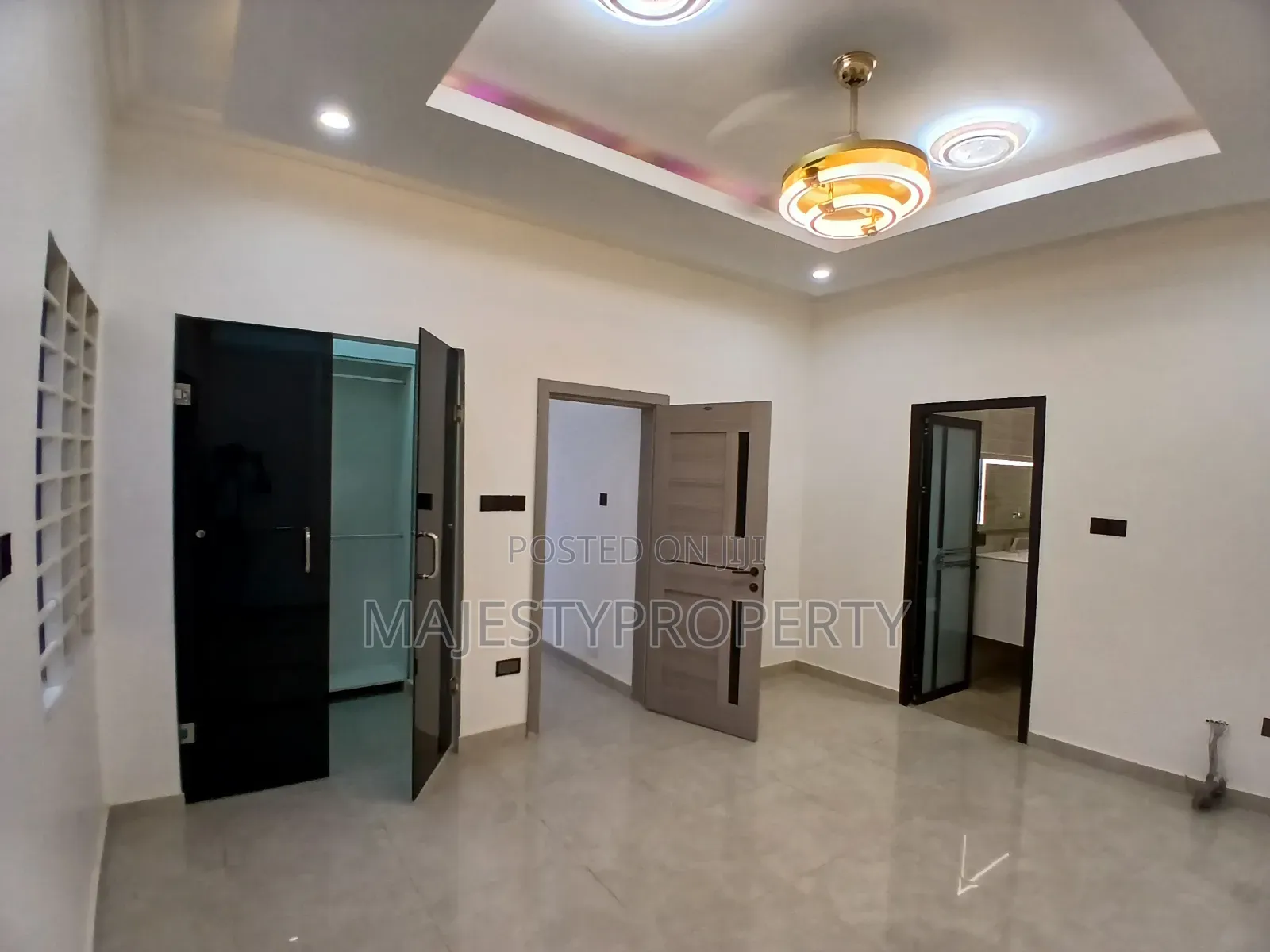 4bdrm Duplex in Okpoigonor, Manet Court for sale