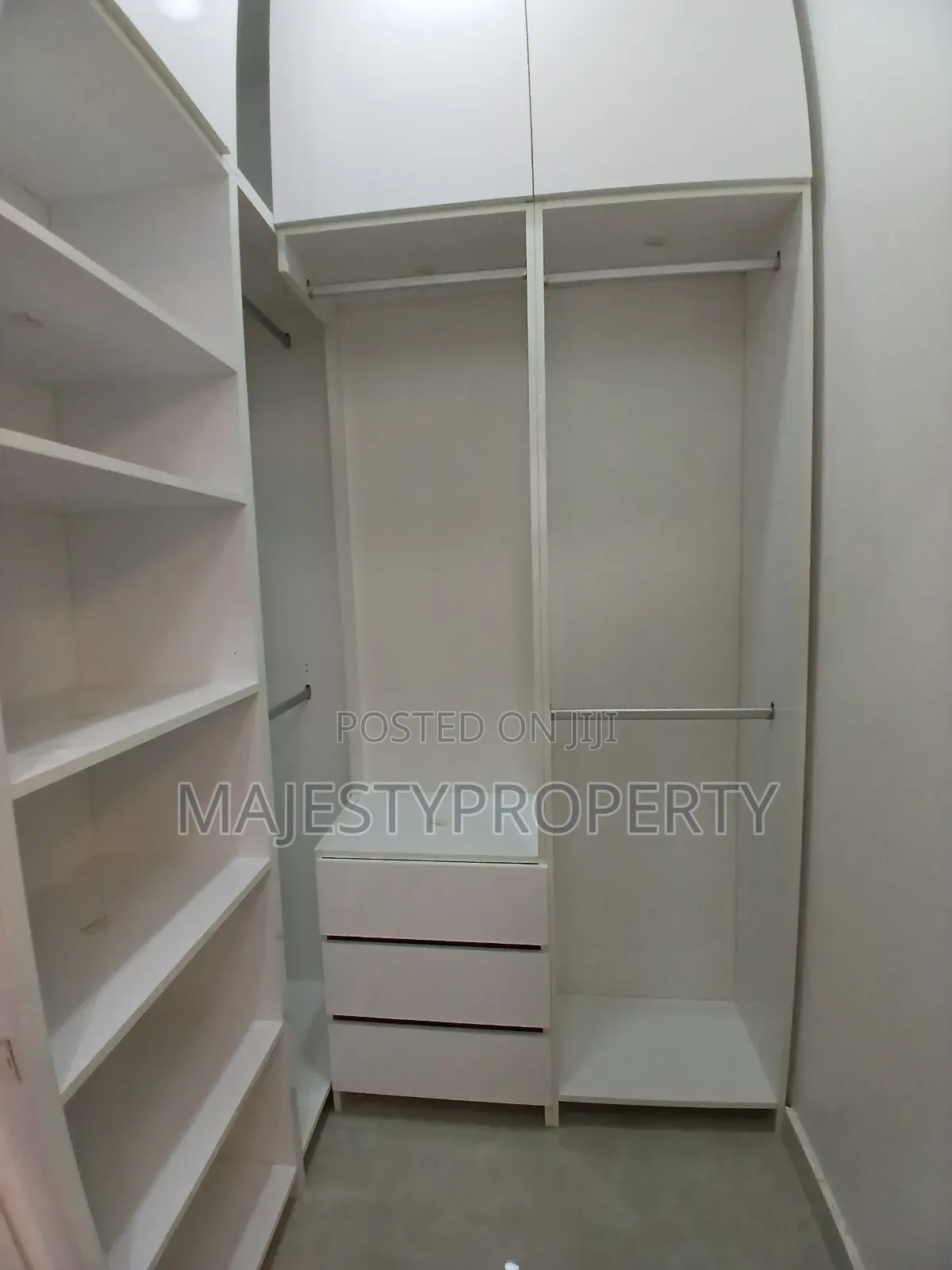 4bdrm Duplex in Okpoigonor, Manet Court for sale