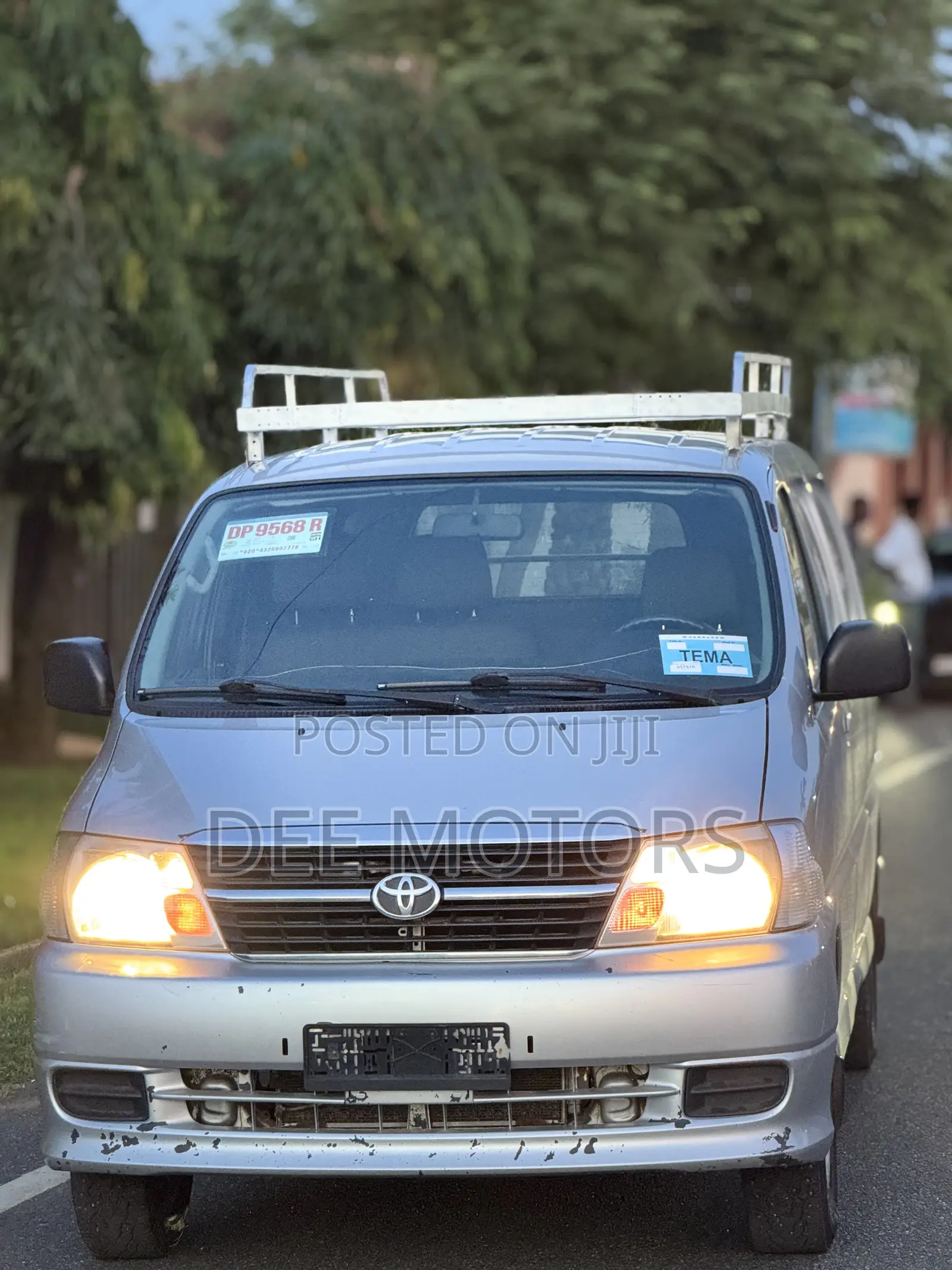 Toyota HiAce 2011 Silver