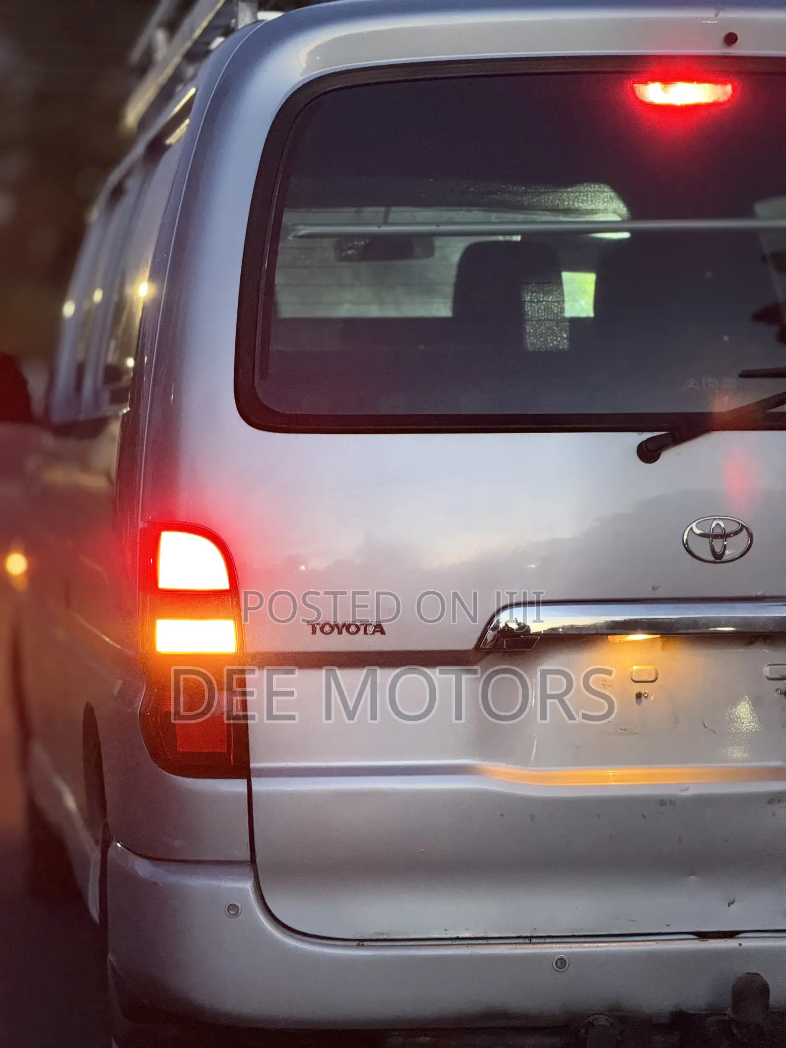 Toyota HiAce 2011 Silver