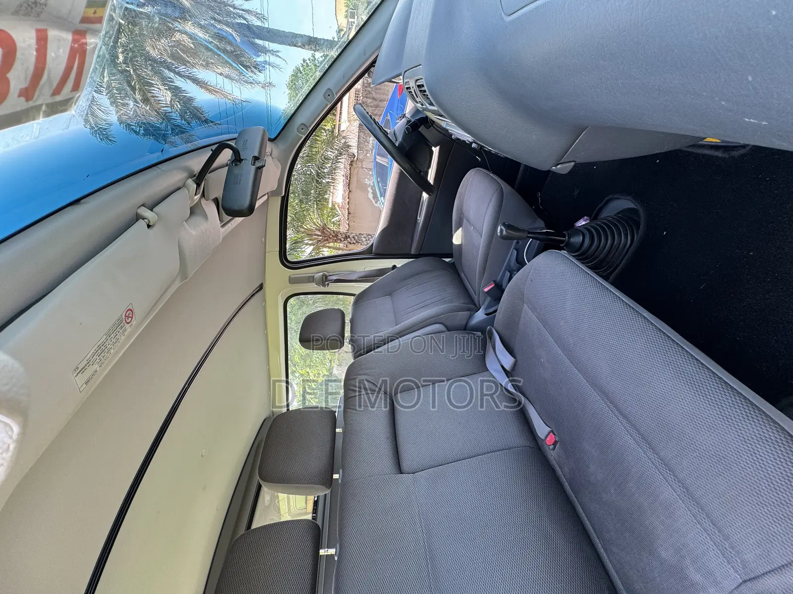 Toyota HiAce 2010 White