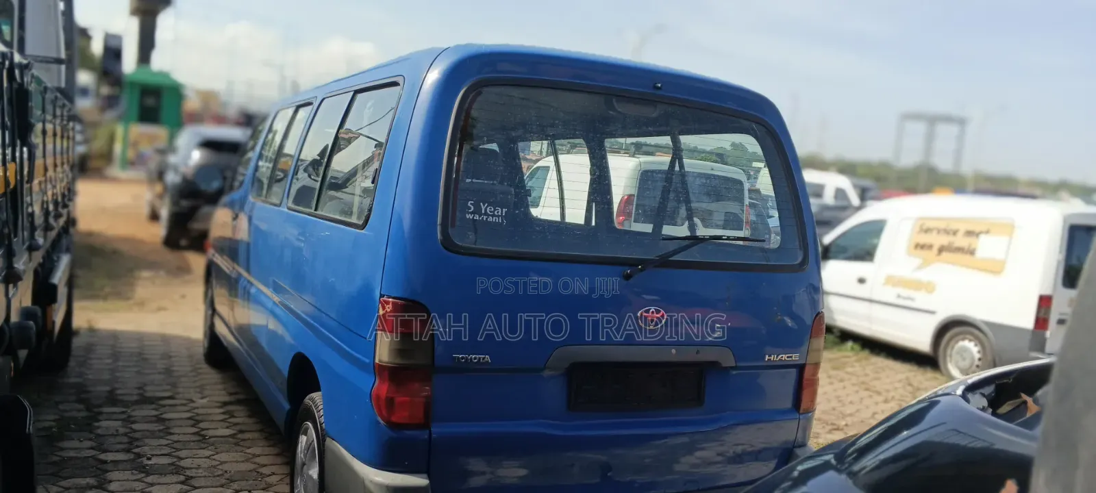 Toyota HiAce 2010 Blue