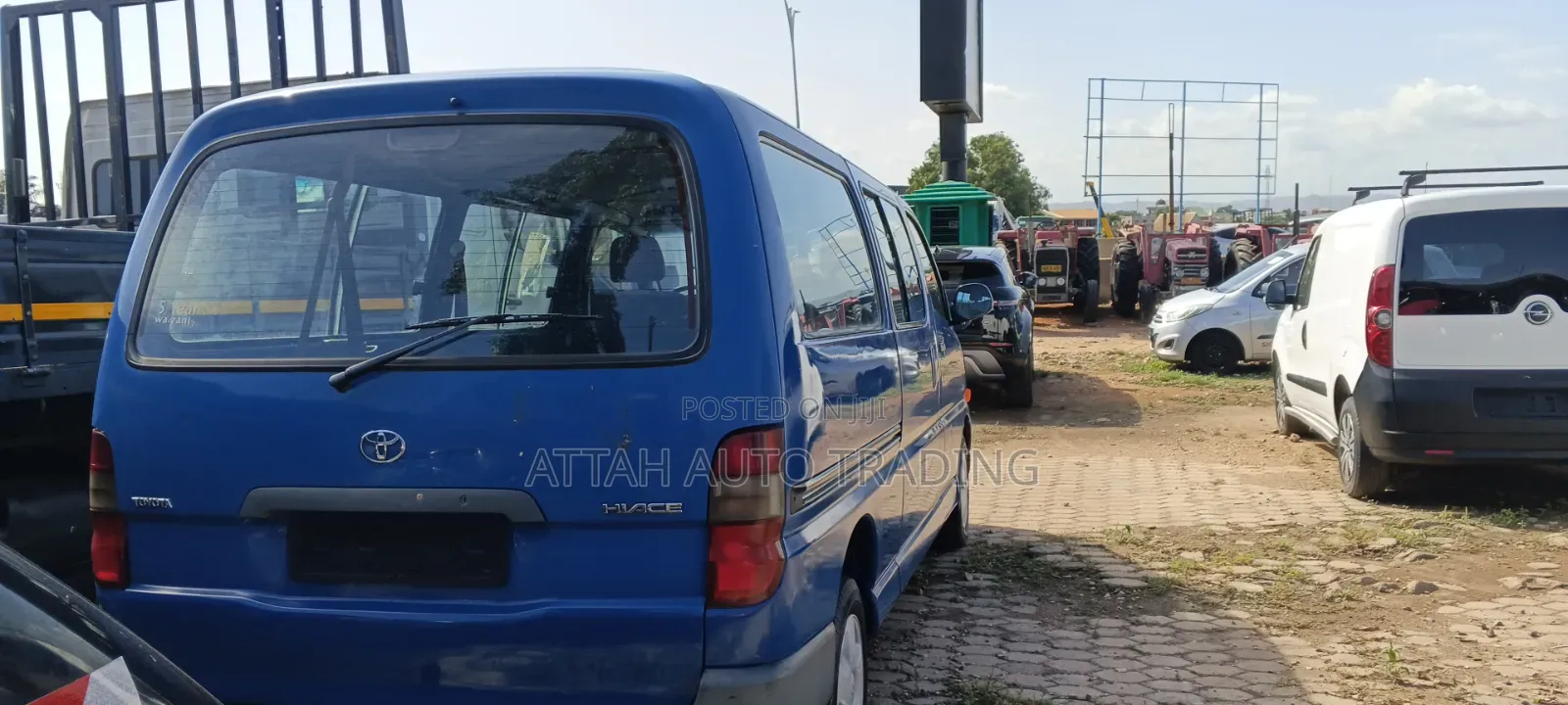 Toyota HiAce 2010 Blue
