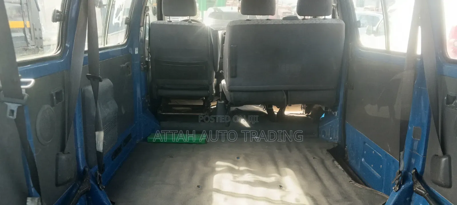Toyota HiAce 2010 Blue