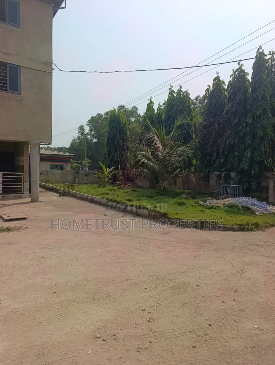 20bdrm Apartment in Amasaman Doboro for sale