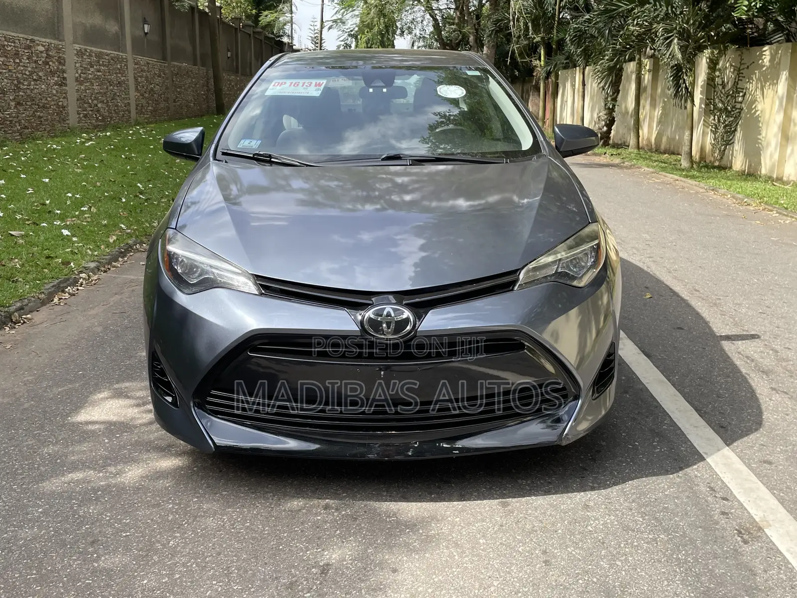 Toyota Corolla LE 4dr Sedan (1.8L 4cyl CVT) 2017 Gray