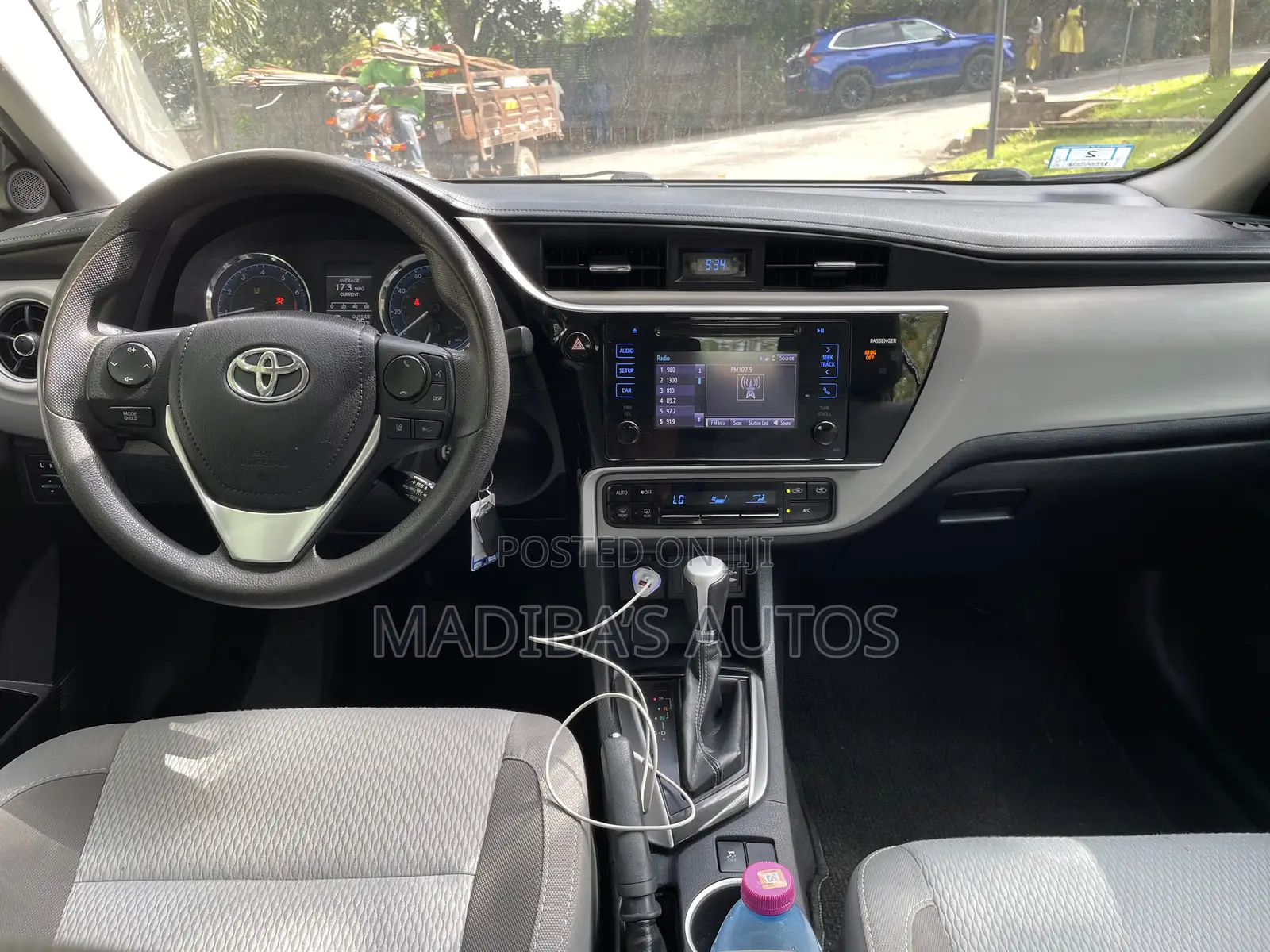 Toyota Corolla LE 4dr Sedan (1.8L 4cyl CVT) 2017 Gray