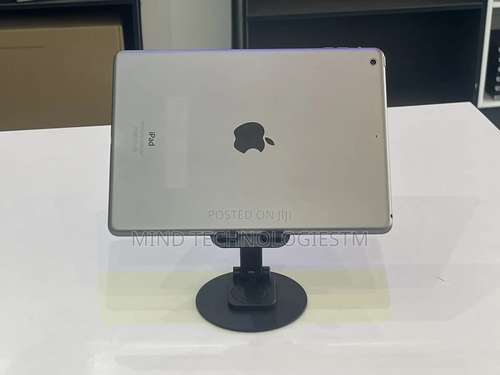 Apple iPad Air 16 GB Gray