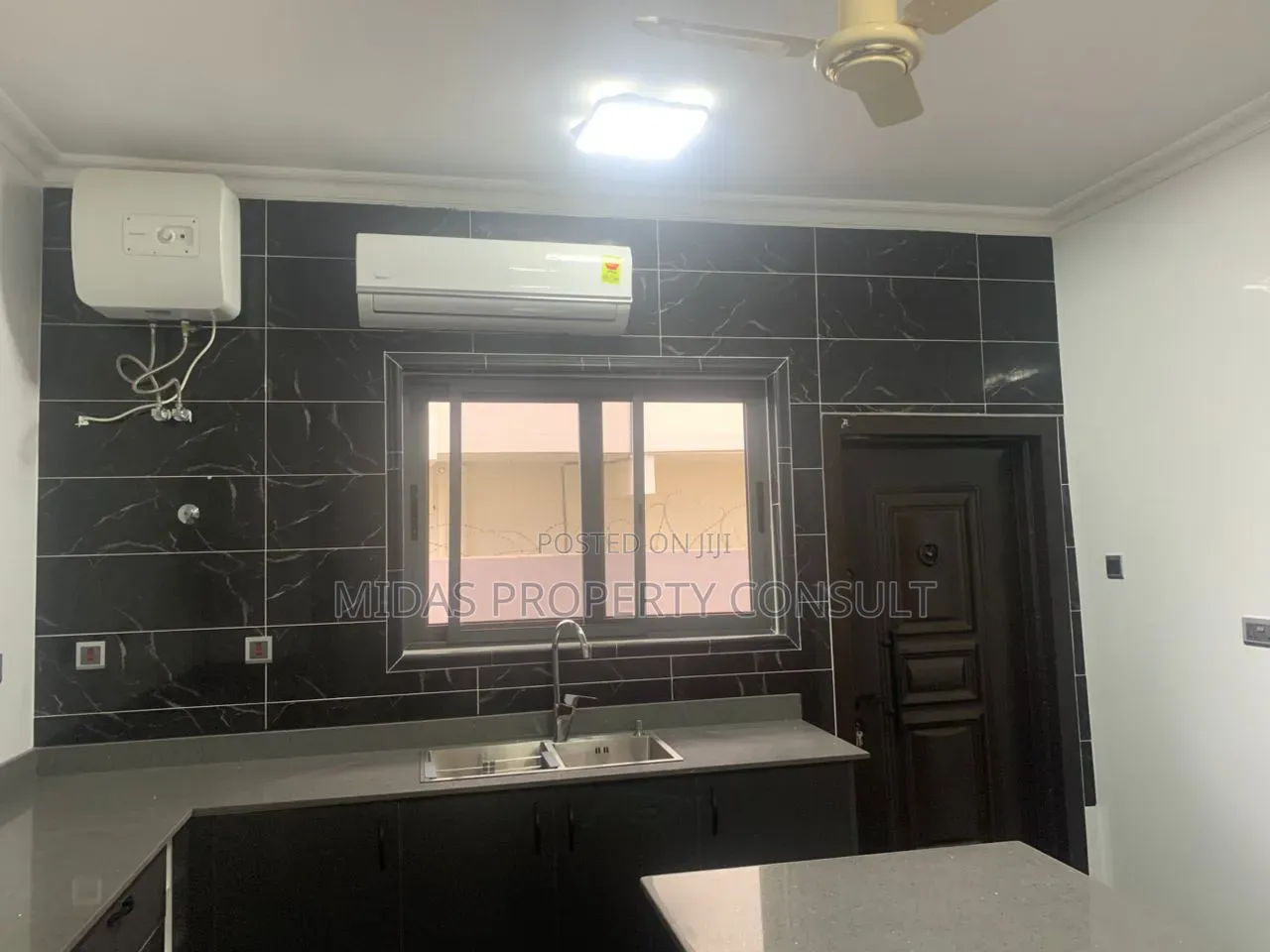4bdrm Townhouse / Terrace in East Legon, Accra Metropolitan for rent