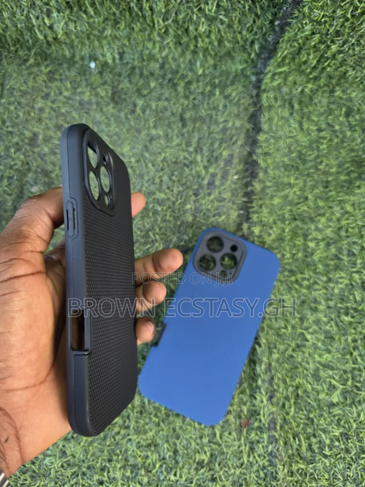 iPhone 16 Pro Max Triangle Case