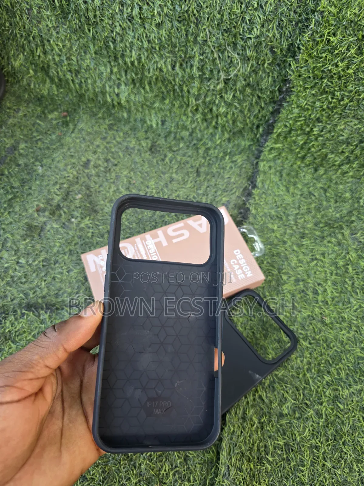 iPhone 17 Pro Max Smooth Triangle Case
