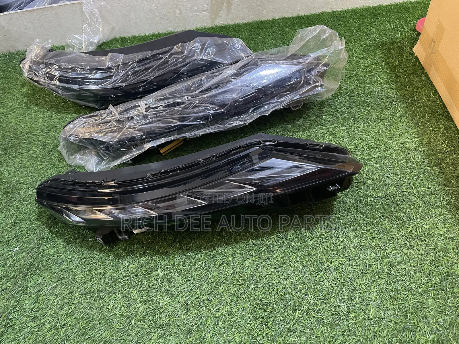 Mitsubishi Outlander 2023, 2024, 2025 Headlight Day Running /Top