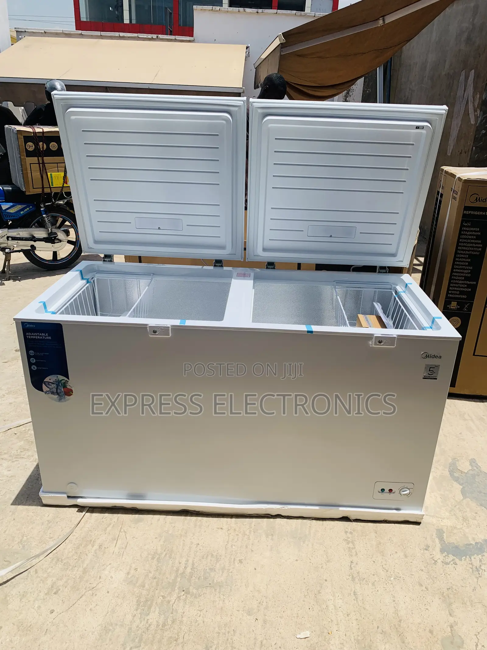 Ultra Modern White Two Door 508l Chest Freezer Midea